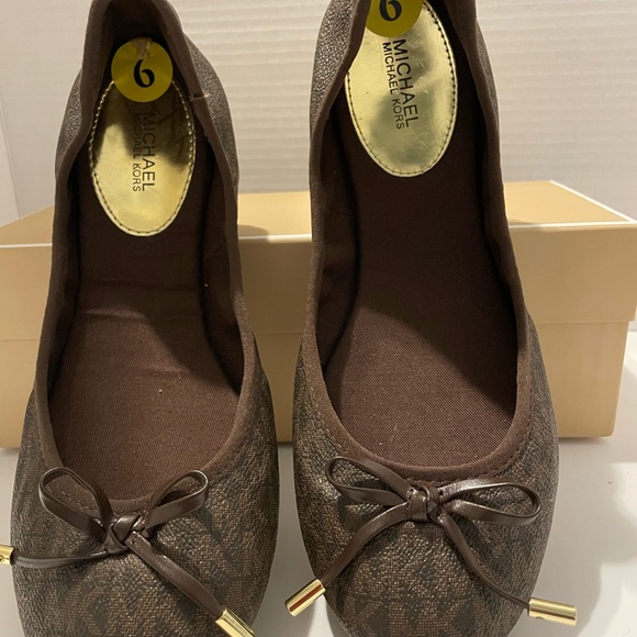 NIB Michael Kors Ballet Flats sz 9.0 - Picture 1 of 9